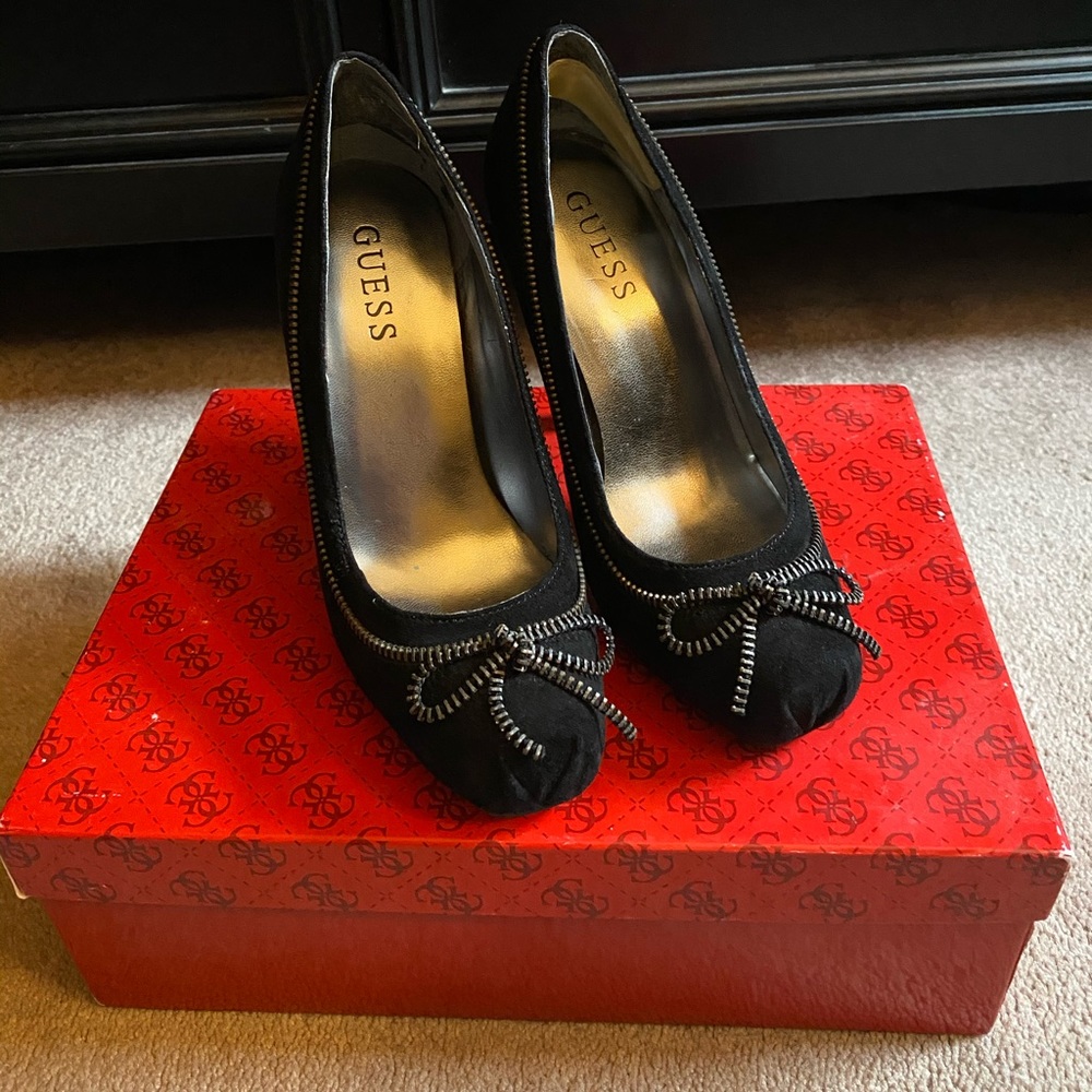 Women’s Guess suede heels